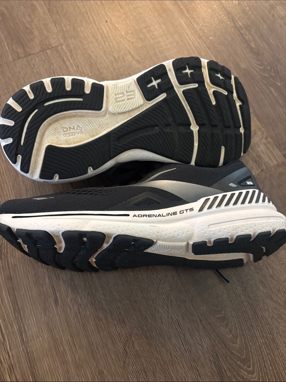 Brooks Black and White Women’s Adrenaline GTS Athletic Running Shoes - Picture 6 of 9